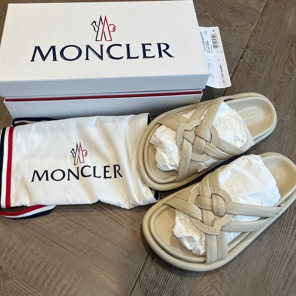 MONCLER BELL SOFT LEATHER SLIDES - Picture 8 of 11